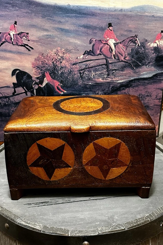 Antique 1800's Schmutzler Family Staunton,IL Inlaid Stars Diminutive Hinged Box - Image 2 of 4