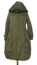 Comme Des Garçons manteau Femme en Bon État Taille M 100% Nylon vert