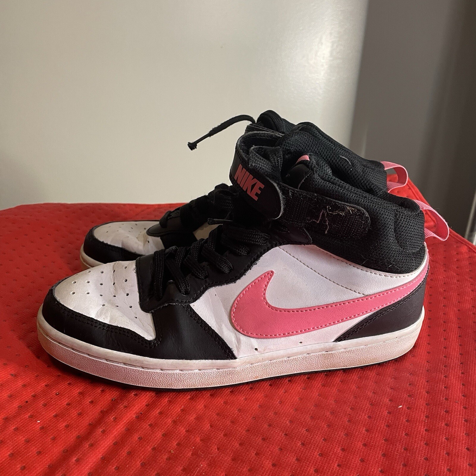Picture 1 of 10