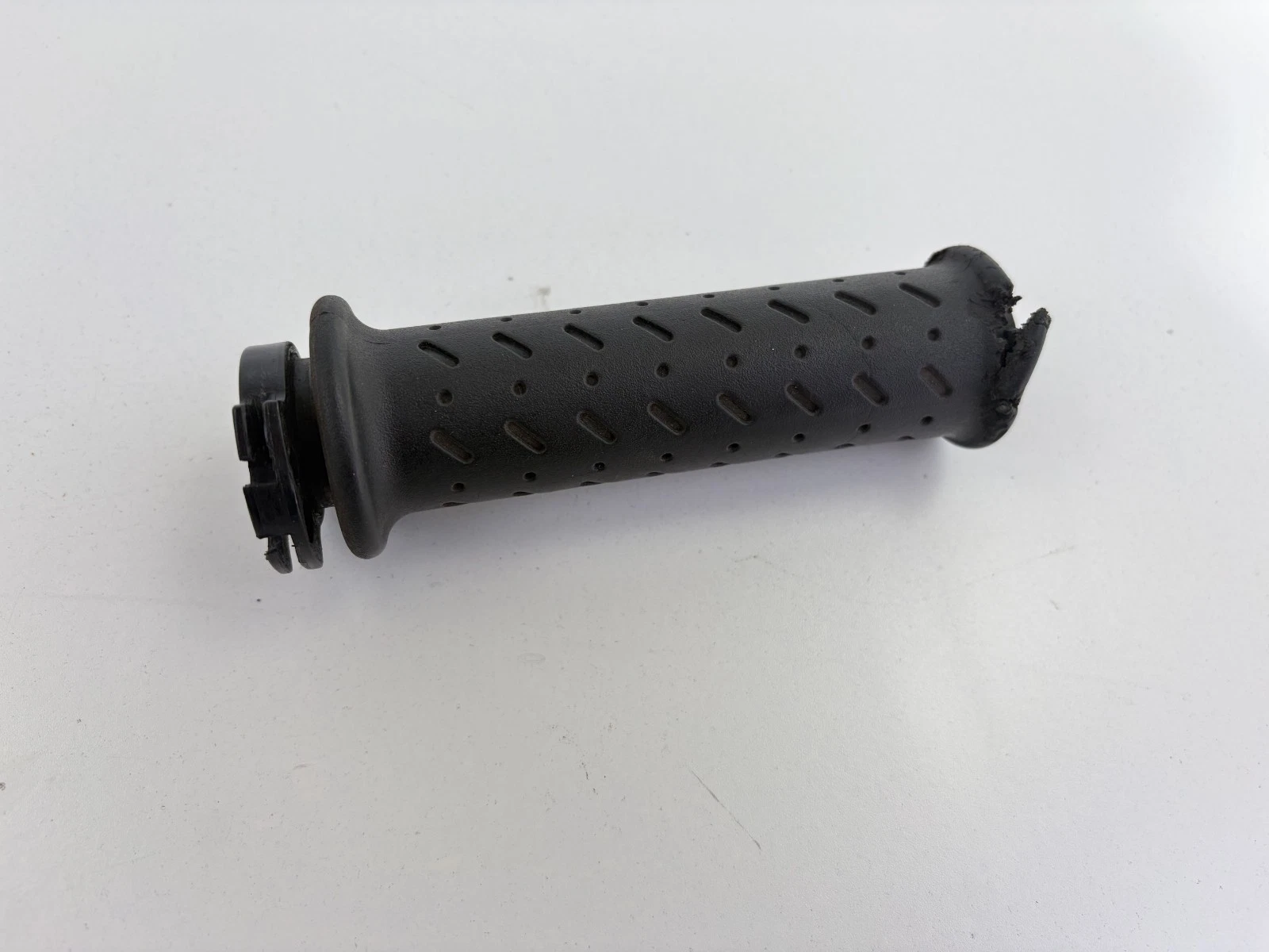 Triumph | Various Models | OEM | Handlebar Grip RH, Throttle | T2040254