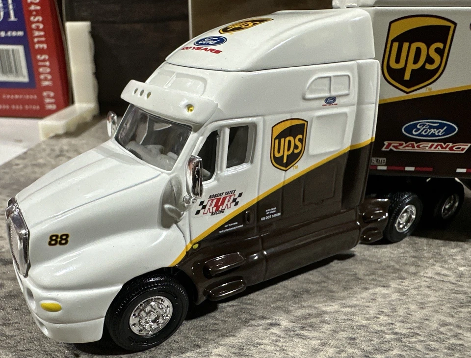 2003 Dale Jarrett #88 UPS Hauler Transporter 1/64 Action Nascar Diecast - Image 3 of 4