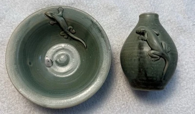 Vintage Green Lizard Gecko Studio Pottery Set Bud Vase Bowl Applied Reptile Deco - Image 1 of 4