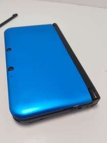 Nintendo 3DS XL Bundle &ndash; Blue/Black &ndash; 2 Games Included &ndash; 