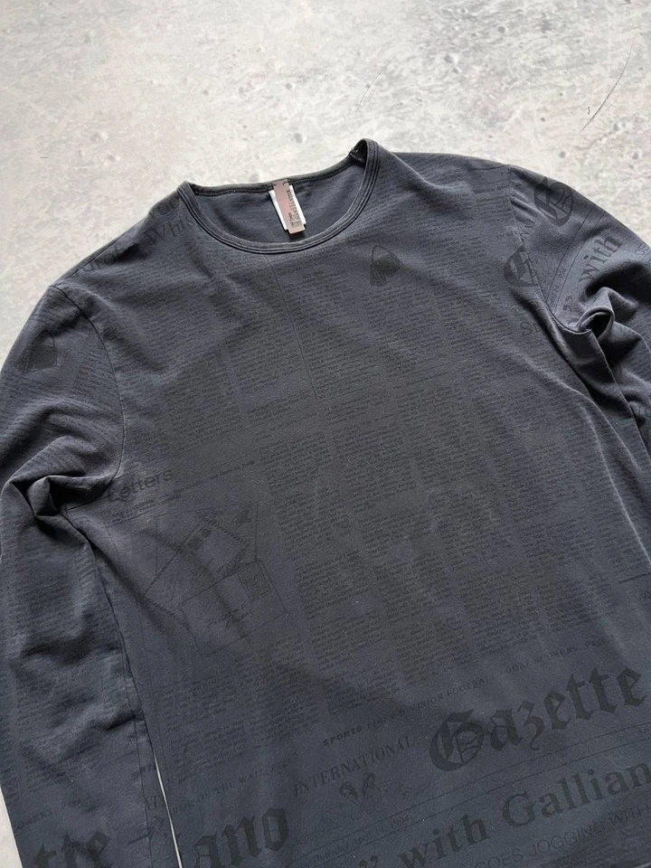 John Galliano Long Sleeve Newspaper Gazette Print Tee Shirt Women's Sz M Vintage - Image 3 of 4