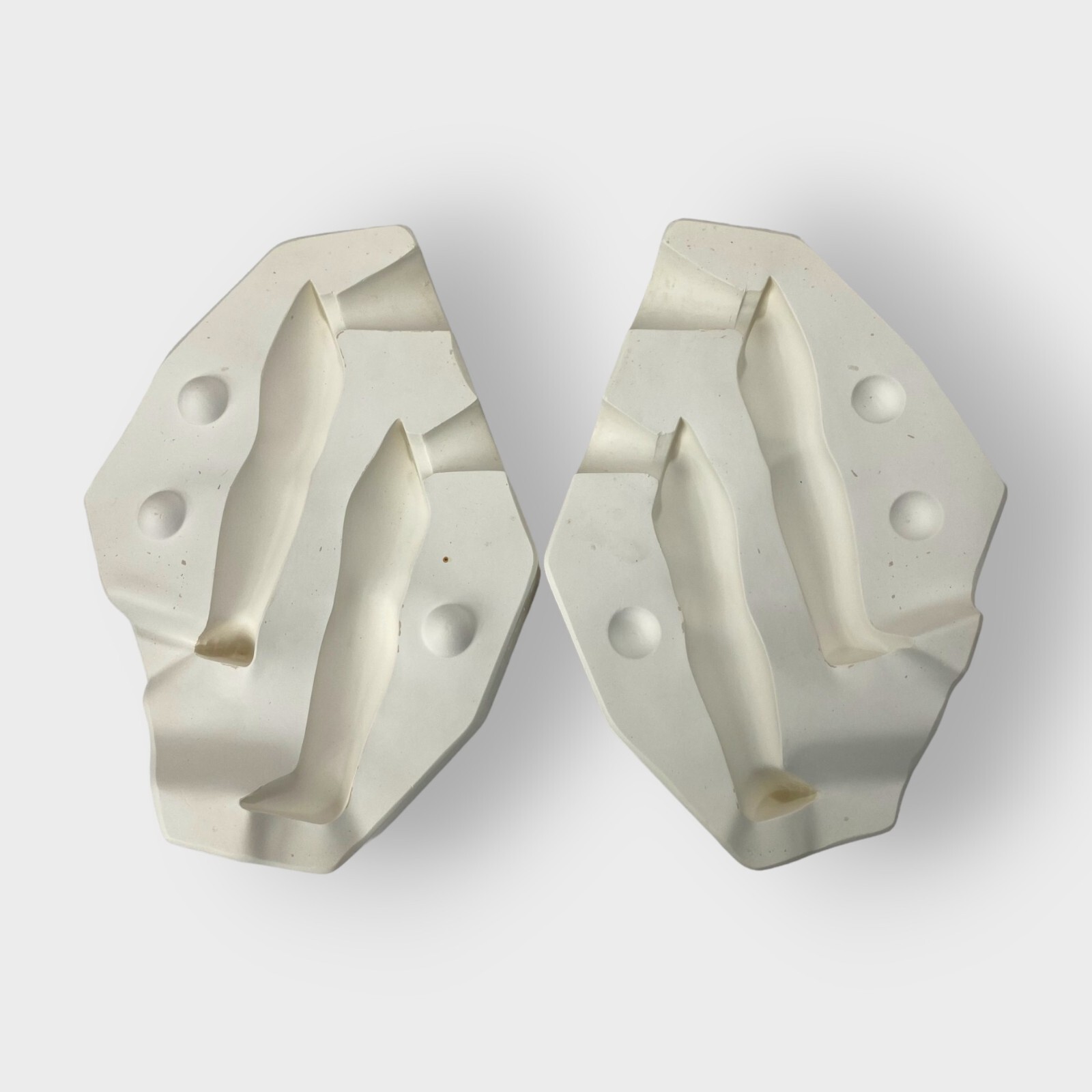 Byron Molds | B104D | 1974 | Legs | Slip Cast | Vintage