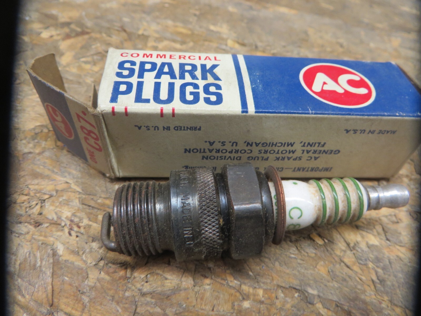 OEM # C87 GM General Motors AC DELCO VINTAGE spark plug 1 PIECE COMMERCIAL