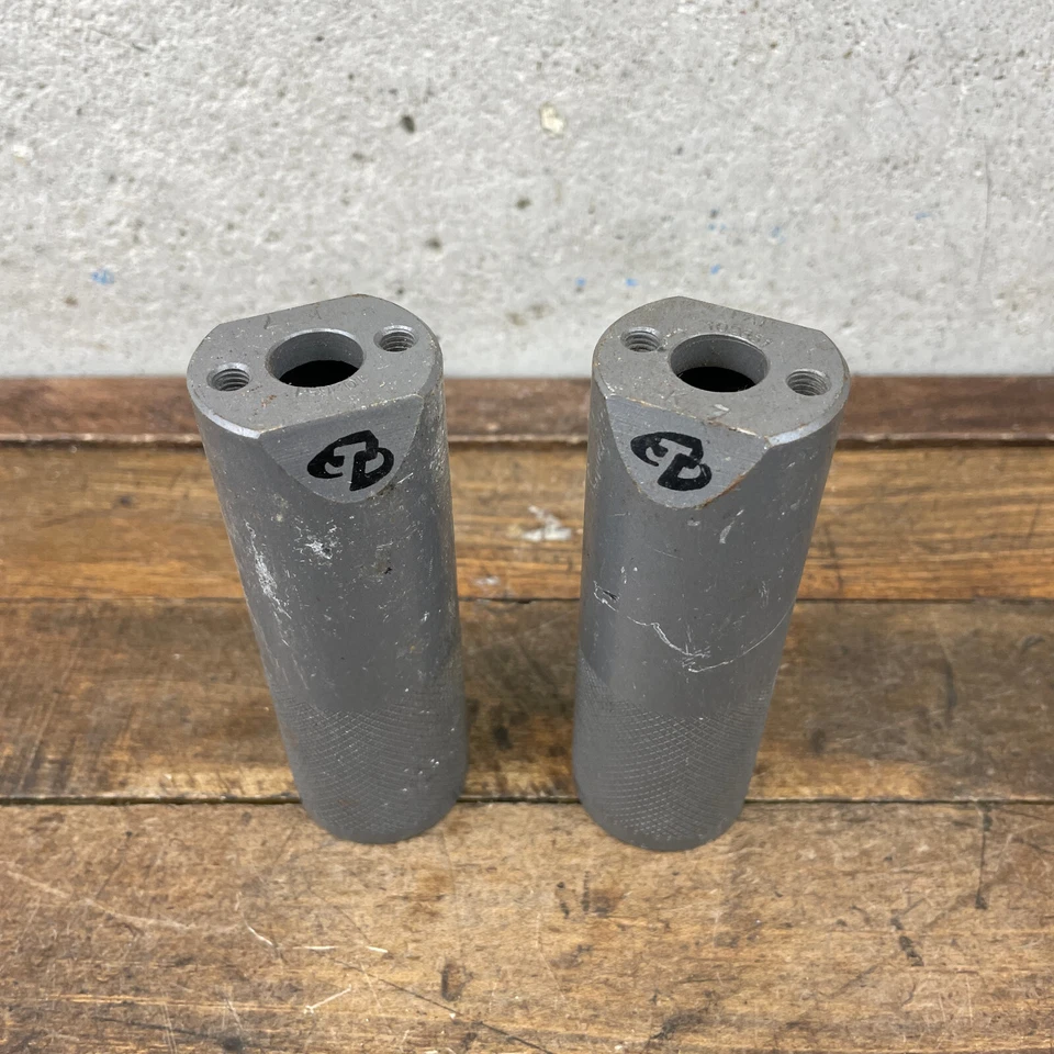 Trek BMX Pegs Old School BMX Freestyle Sub Vert 1999s 00s Socket Pegs Gray Set - Image 2 of 4