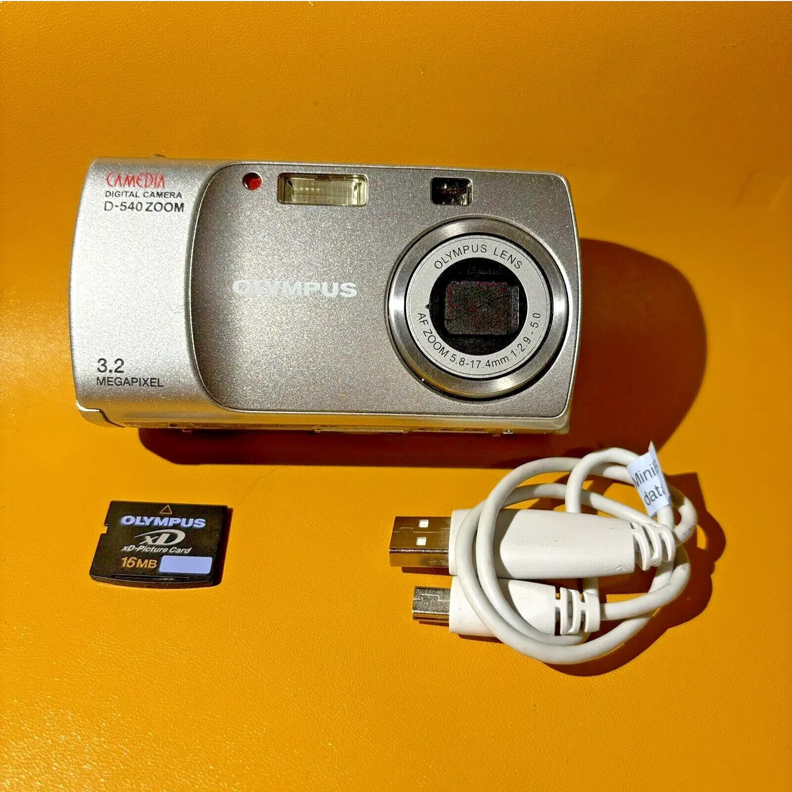 Vintage Olympus Camedia D540 Zoom, 3.2 MP Digital Camera, Silver with