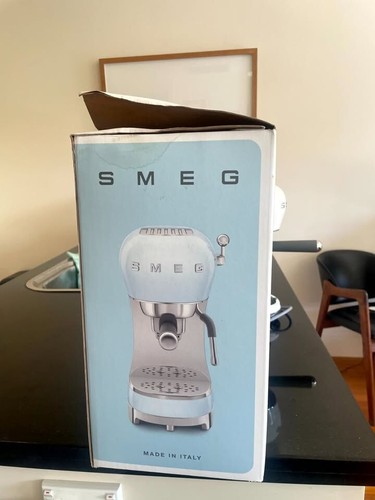 Smeg 50s Style Espresso Coffee Machine White ECF02WHAU - Picture 6 of 8