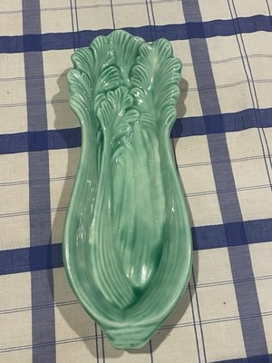 Green Ceramic Leaf-Shaped Vegetable Dish Selera leaf, Glossy Finish Pottery