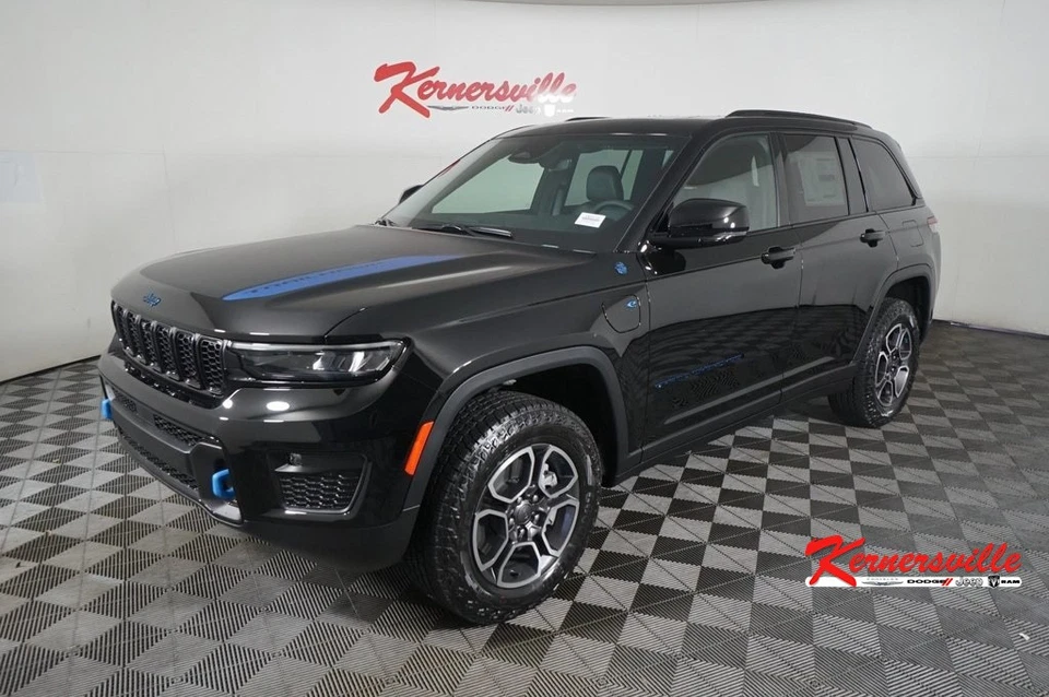 2024 Jeep Grand Cherokee Trailhawk 4XE 4WD SUV Sunroof Heated Seats Remote Start Foto 3 de 4