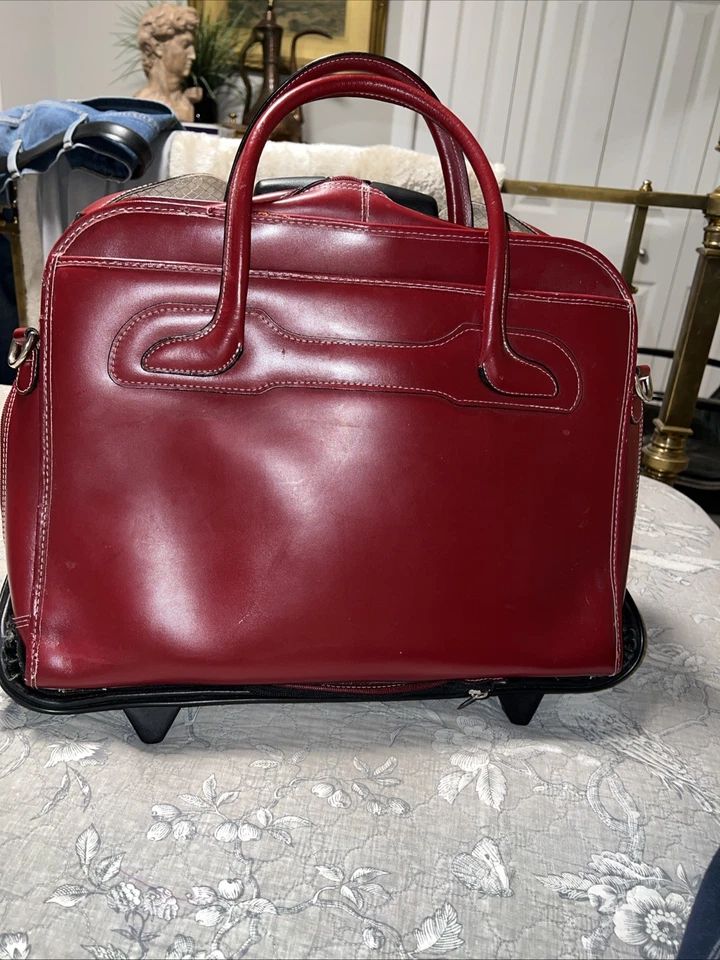 Maletín con ruedas de cuero McLain Berkeley serie W  Foto 2 de 4