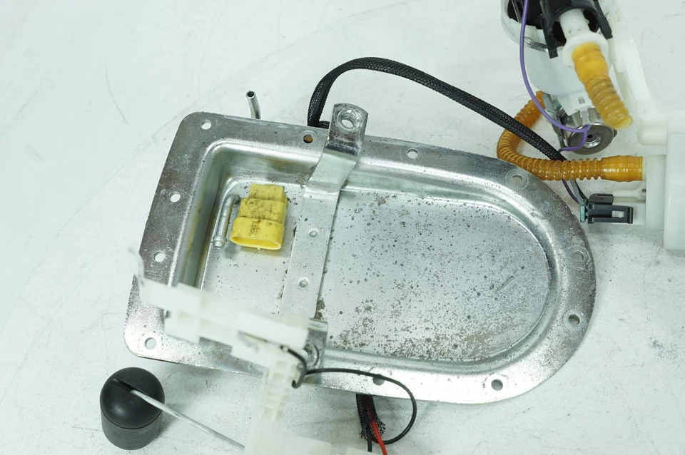 12 Harley Dyna FXDC Super Glide Custom OEM Bomba de combustible Gasolina Gasolina Gasolina Envío Foto 4 de 4