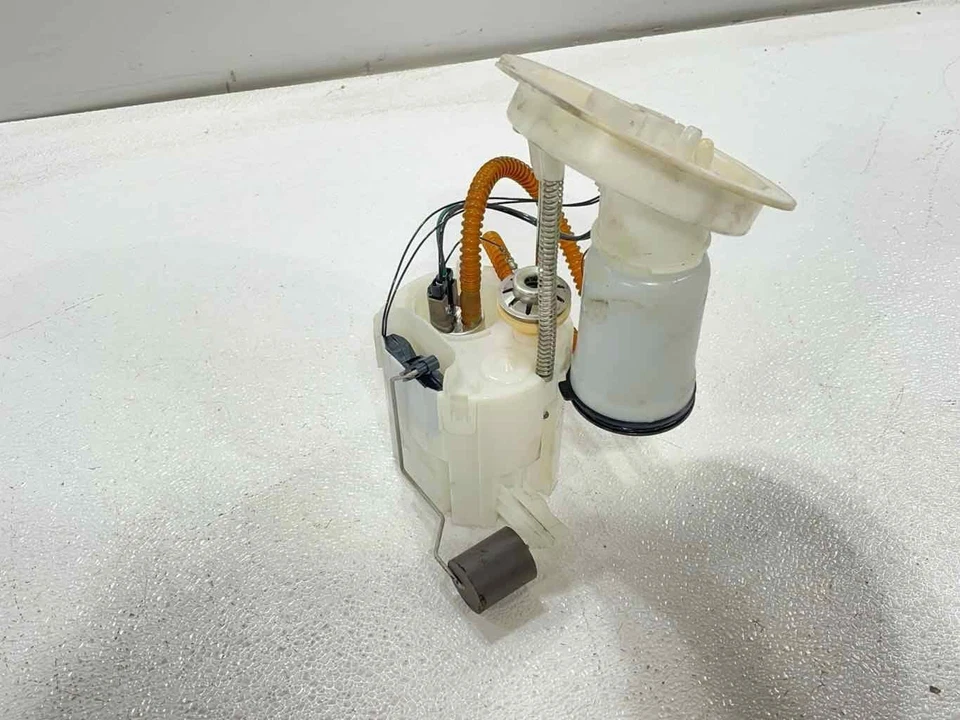 Conjunto de bomba de combustible BMW 328i 2012-2016 2,0 L probado por fabricante original Foto 3 de 4