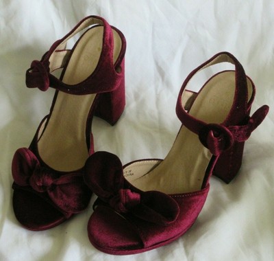 oasis vixen velvet heel
