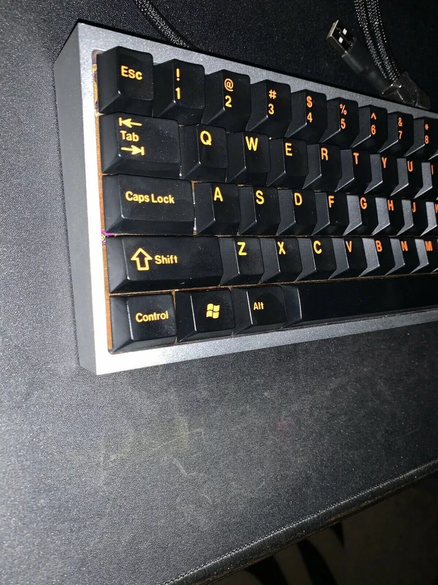 KBDFANS TOFU 60% DZ60, RGB Hot Swap 65g Zealios,Brass Plate,Jumbo Coiled Cable.