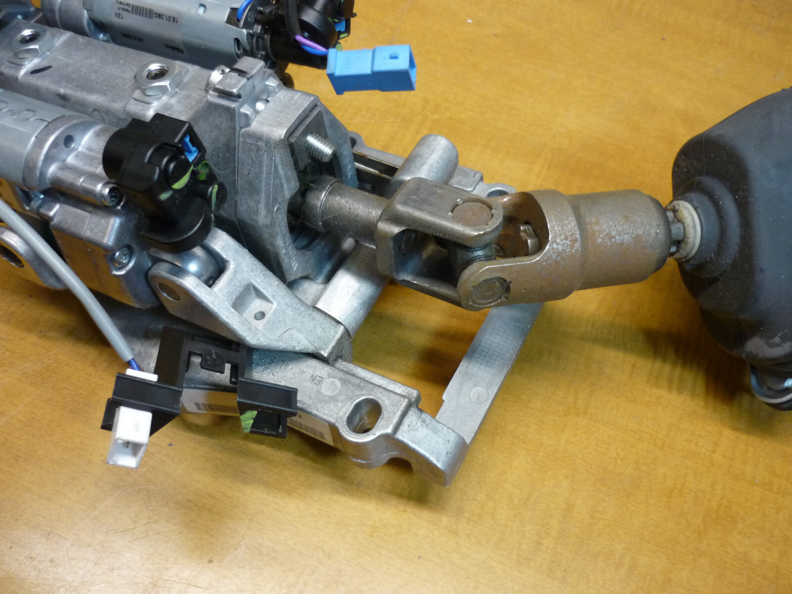 Ferrari California - Complete Steering Column Assembly With Key - P/N 236210