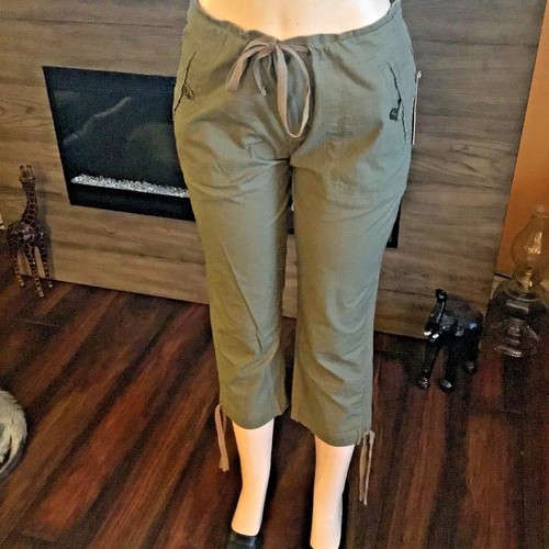 Woman’s New Capris - Picture 4 of 4