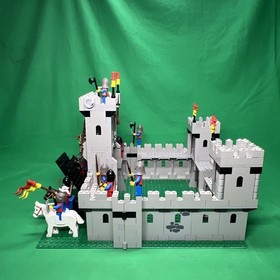 Vtg 1984 LEGO 6080 King's Castle w/ Box & Instructions