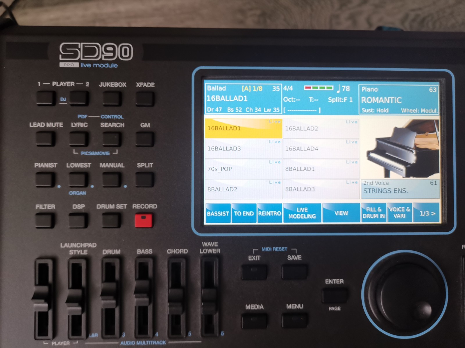 Ketron SD90 Pro Live Arranger Sound Module excelent condition in a original box 