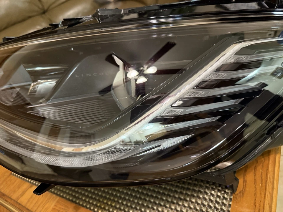 Lincoln Aviator 2025 reflector LED LH lado del conductor faros OEM RC5B13E015CG Foto 4 de 4