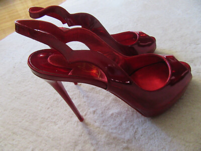 Christian Louboutin Hot Chick Red Peep Toe Slibngback Pump EU 37