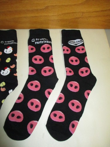 SHUR-GAIN TROUW NUTRITION CHICKEN + EGG & PIG SNOUT SOCKS (Smaller) : FARM - Picture 2 of 9