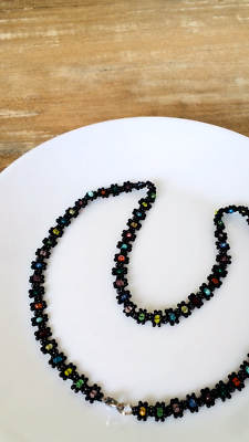 Beaded floral choker, Trendy daisy chain seed bead necklace ...