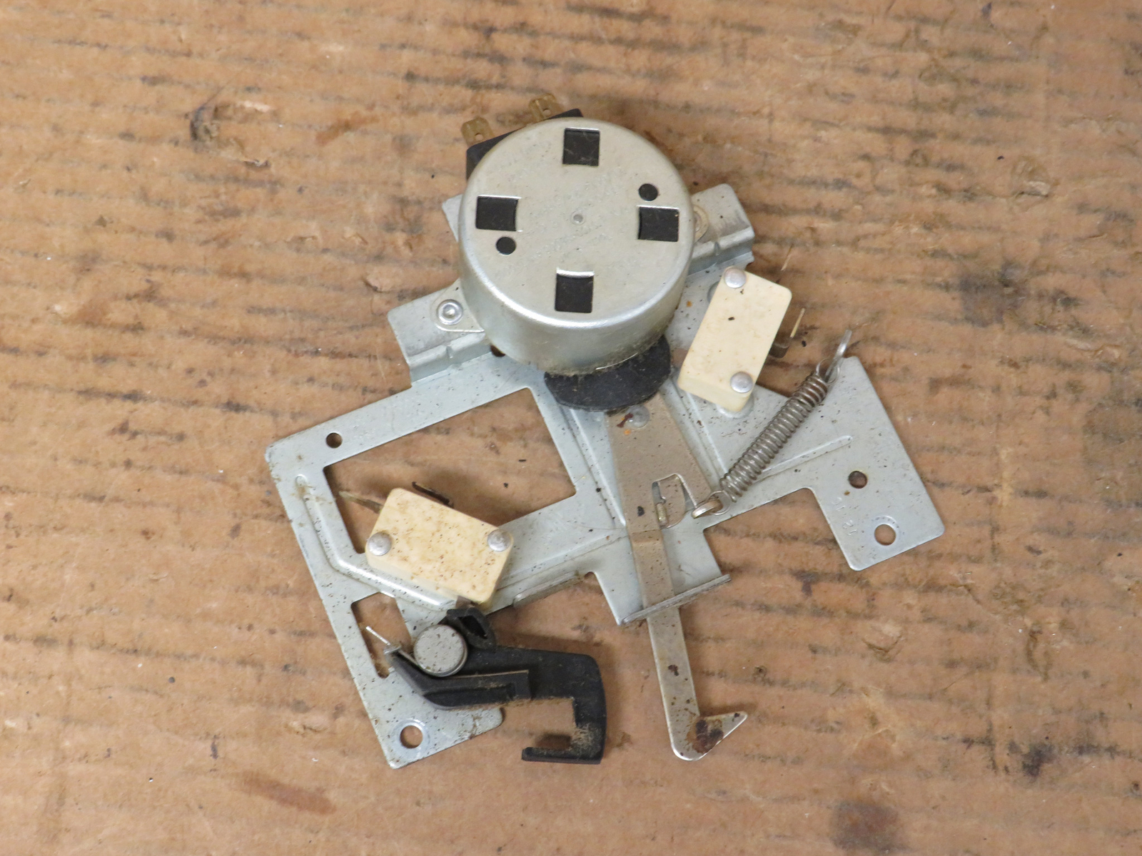 Whirlpool Double Oven Door Lock Assembly Replacement Part W10314880-image