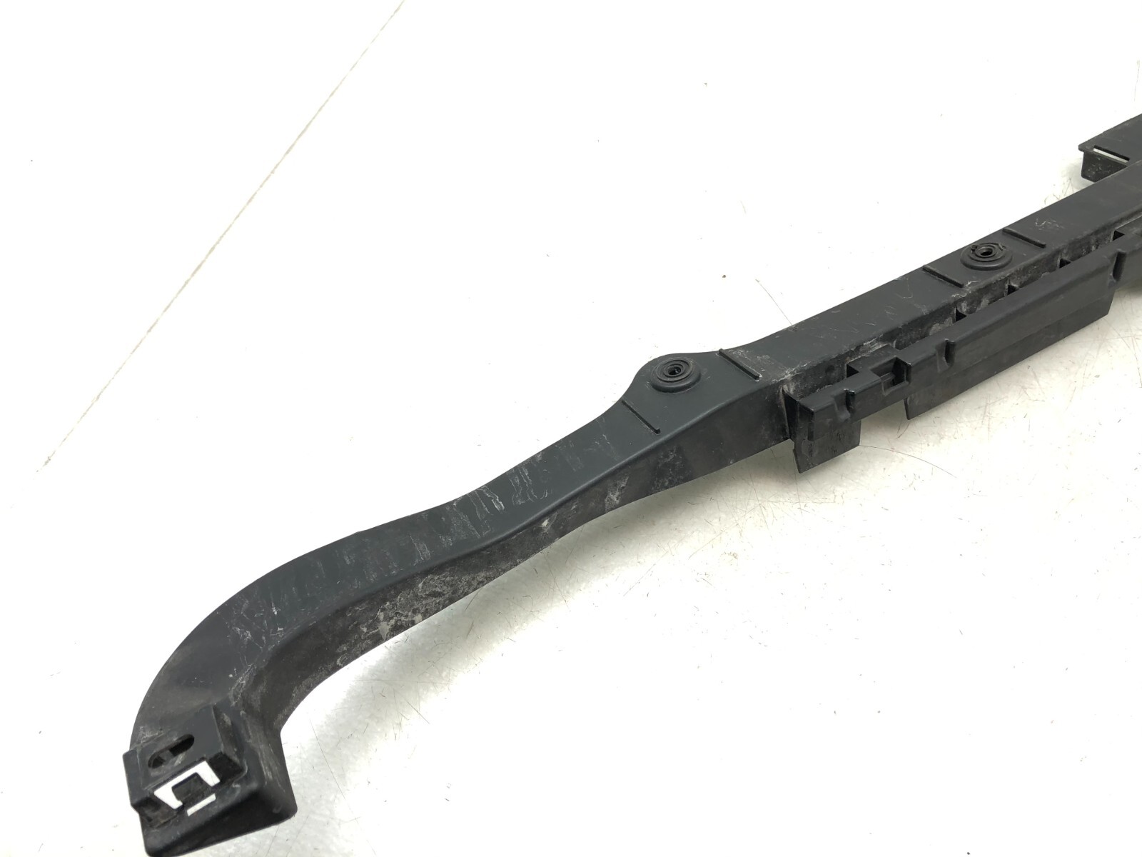 2014-2019 MASERATI GHIBLI S REAR BUMPER UPPER CENTER MOUNT BRACKET OEM.
