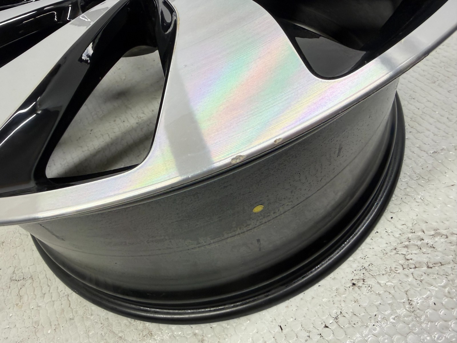 Bentley Continental Flying Spur 2019-2024 Rear Wheel