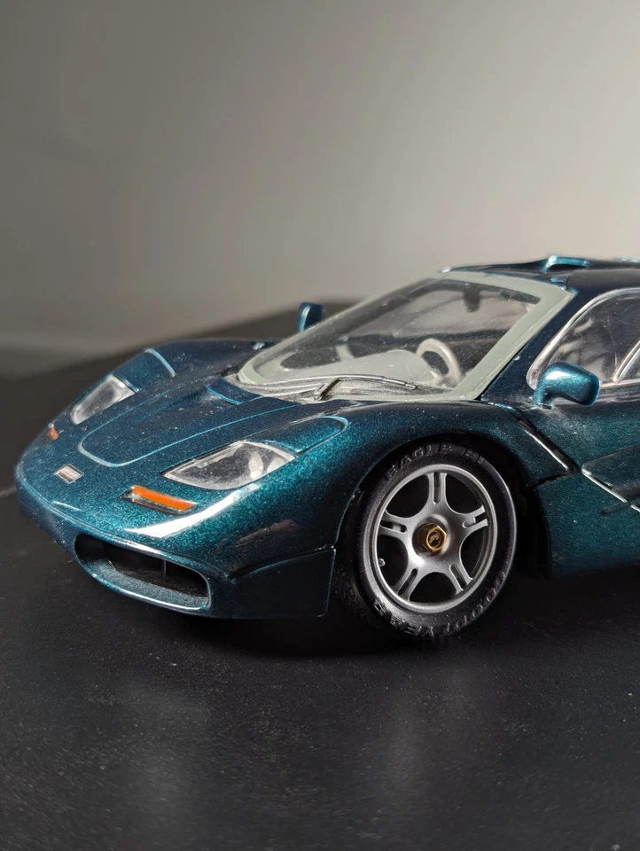 Coche modelo McLaren F1 escala 1:18 Maisto diecast verde británico Foto 4 de 4