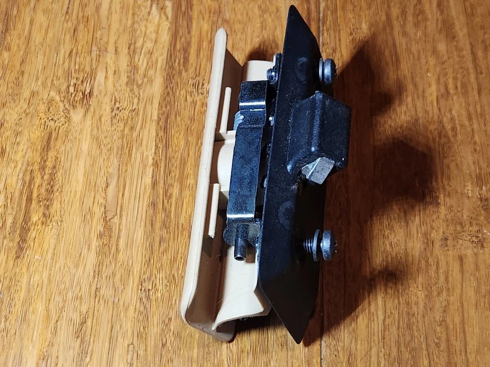 GLOVE BOX LATCH LOCK BMW E46 323 325 328 330 M3 335 X3 X5 E91 E90 E92 328CI TAN - Image 3 of 3