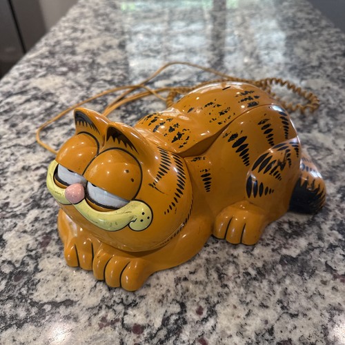 Vintage Tyco Garfield Landline Telephone, Eyes Open & Close (read description)