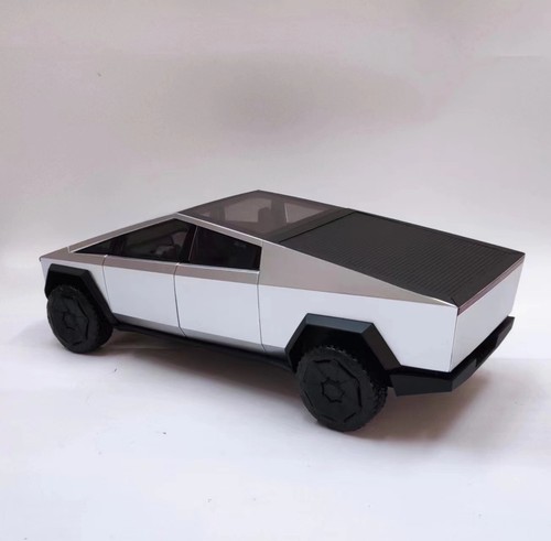 1/18 TESLA Cybertruck 2023 China TESLA Dealer model True 1/18 scale is not a toy - Picture 9 of 13