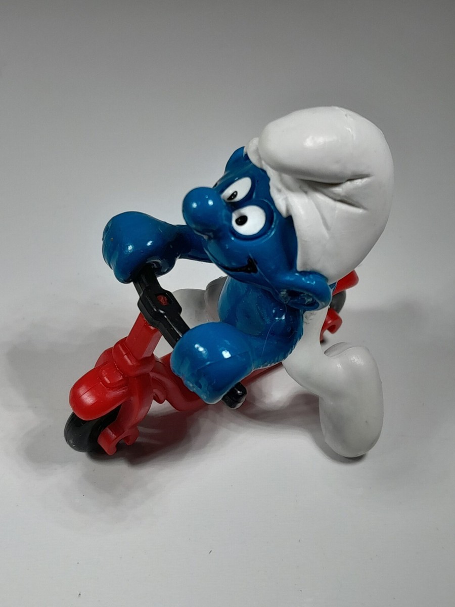 The Smurfs Super Smurf Scooter PVC Figure Vintage 1983 Schleich