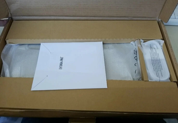 Samsung Galaxy Book Go 14" Laptop HD Snapdragon 7c 4GB RAM/128GB SSD - Image 3 of 3