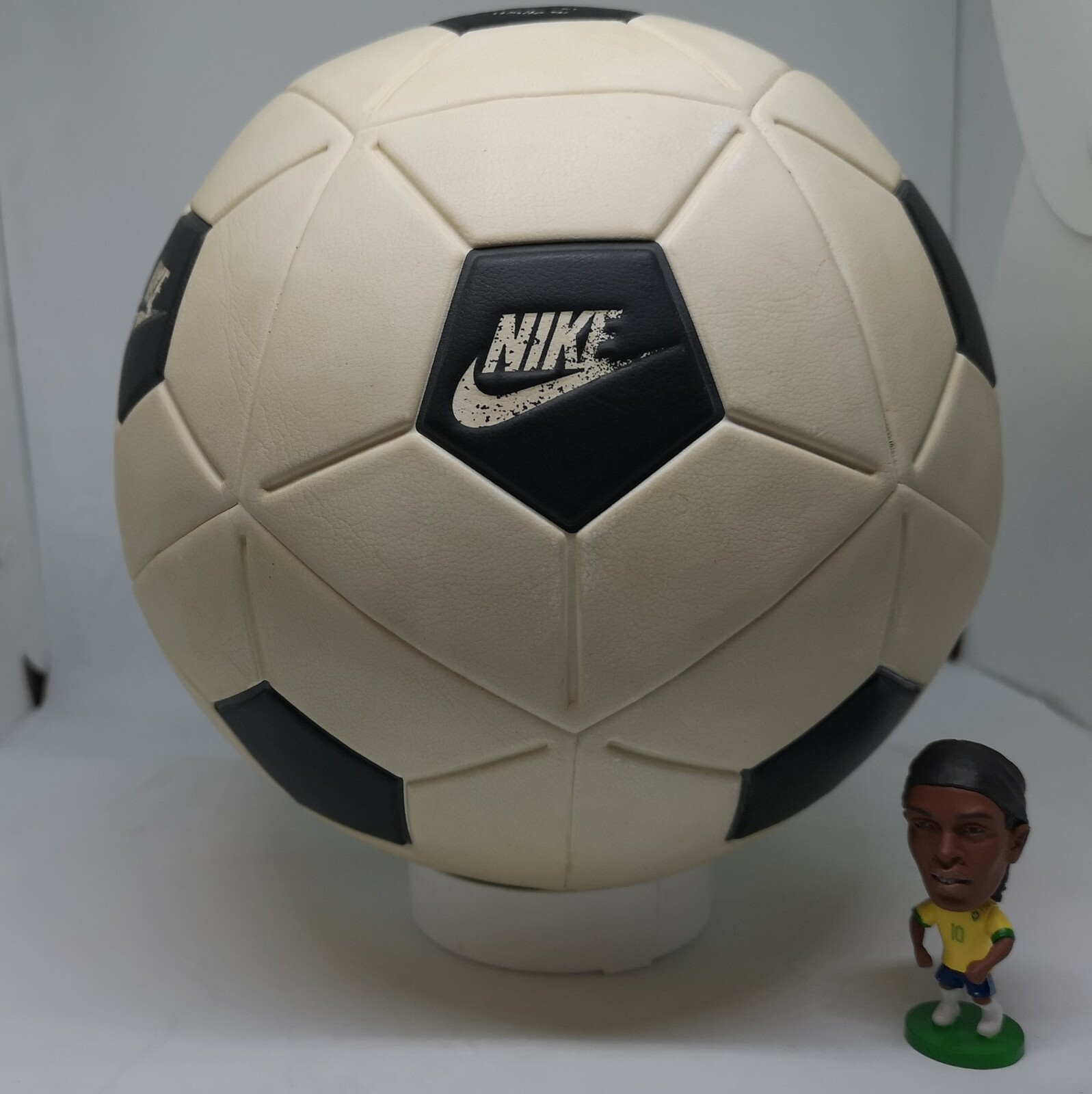 black and white nike soccer ball