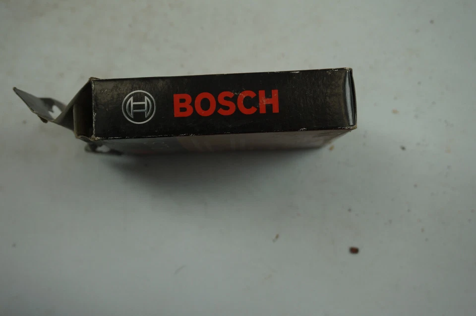 BOSCH SUPER PLUS 7962 SPARK PLUGS PACK OF 4 NOS - Image 2 of 4