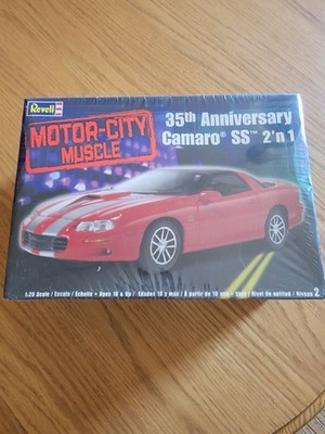 Revell Motor-City Muscle 35th Anniversary Camaro SS Model Kit 1:25 Scale