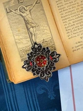 Reliquary - wooden piece from True Cross +++