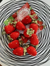 Erdbeeren geh&auml;kelt ( Gr 5cm)