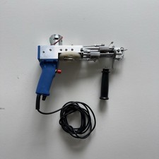 Rug Tufting gun With Scissors And Yarn