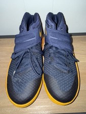 Tenis NIKE Kyrie Irving 2 Edición Cavs Playoff DORADO MARINO Talla 5.5 Usados en Excelente Condición ¡Sin Caja!