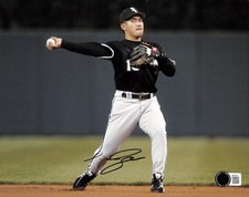 Tadahito Iguchi Signed 2005 Chicago White Sox 8x10 Photo Beckett