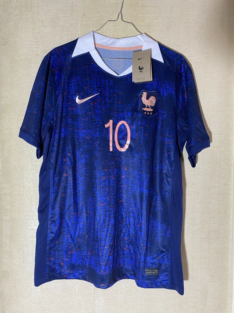Londra Uk Dicembre 2022 : Logo Della Nazionale Francese Di Calcio Con Il Coppa Del Mondo Qatar Image262277986