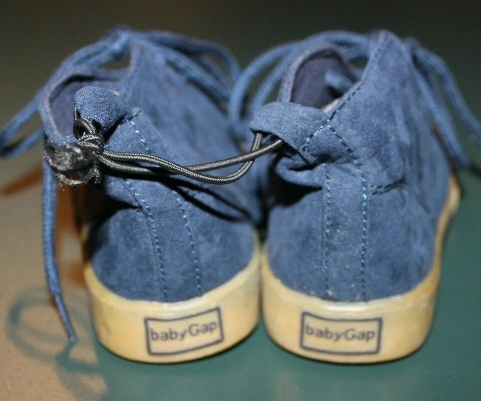 Baby Gap 全新带标签 学步儿童 男孩 7 人造麂皮绒 2 色 登山靴 - 海军蓝和灰色 — 第 3/4 张图片