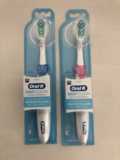 New Oral B 2 Deep Clean Battery Electric Toothbrush Pink and Blue