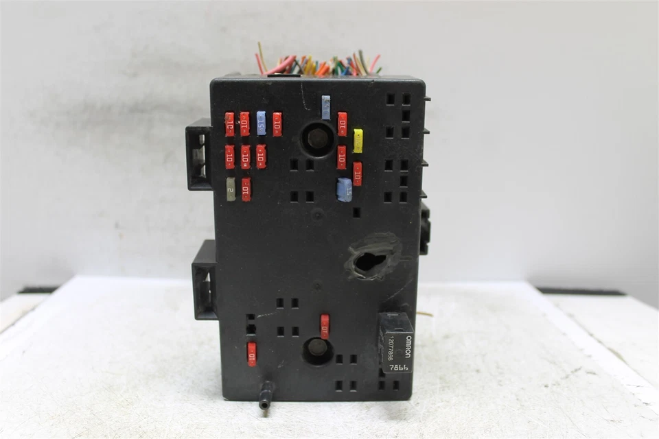 Chevrolet Equinox 2005 unidad de relé de caja de fusibles 22682563 módulo 468 2M4-B4 Foto 4 de 4
