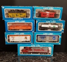 Life-Like HO Scale Santa Fe Engine Train Set Lot Of 7 Toys R Us